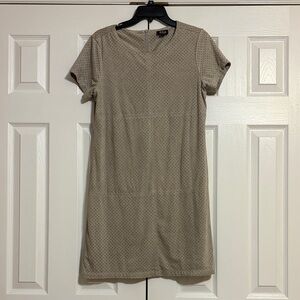 A.N.A A New Approach Taupe Short Sleeve Mini Dress Size: S